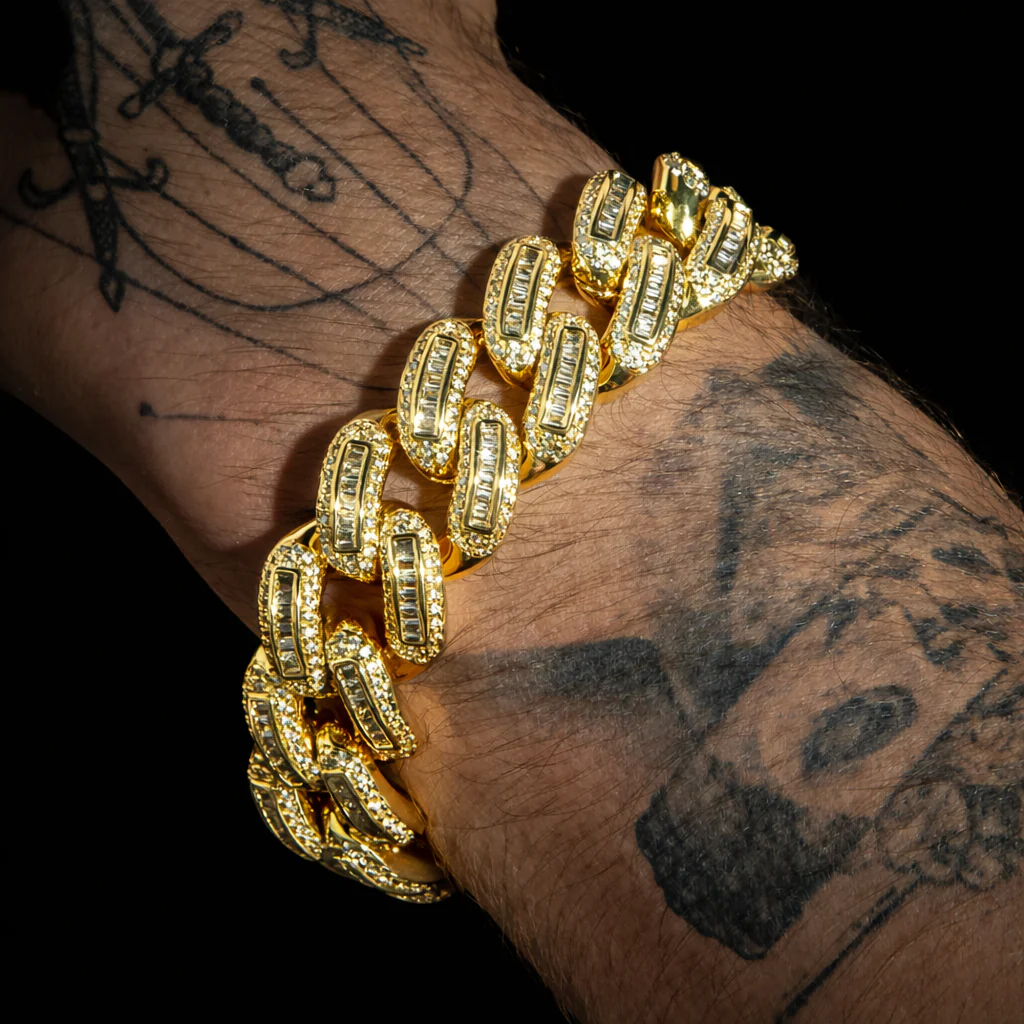18mm Cuban Bracelet with Baguette Diamonds - Image 3